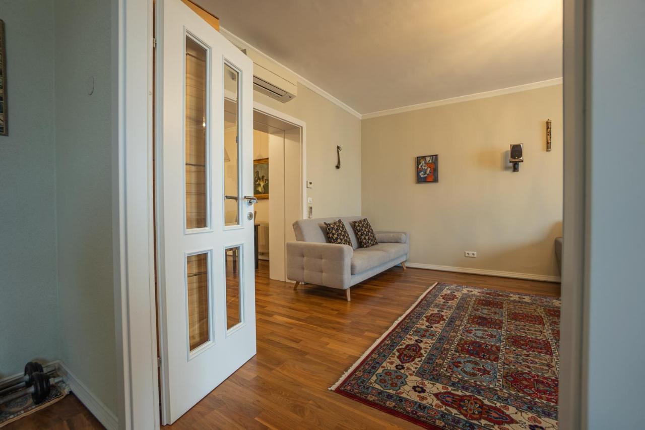 Apartment With A Balcony - 15 Min To City Center Wenen Buitenkant foto