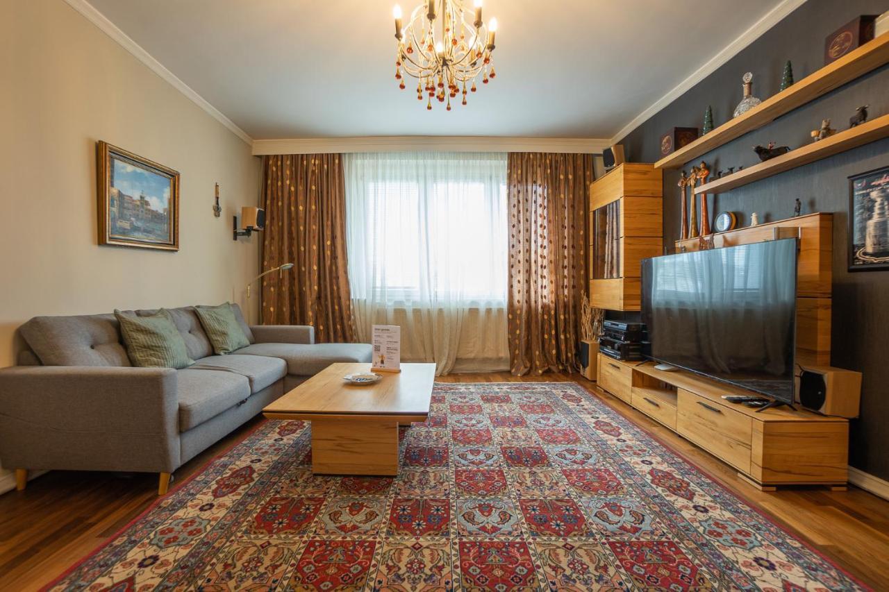 Apartment With A Balcony - 15 Min To City Center Wenen Buitenkant foto