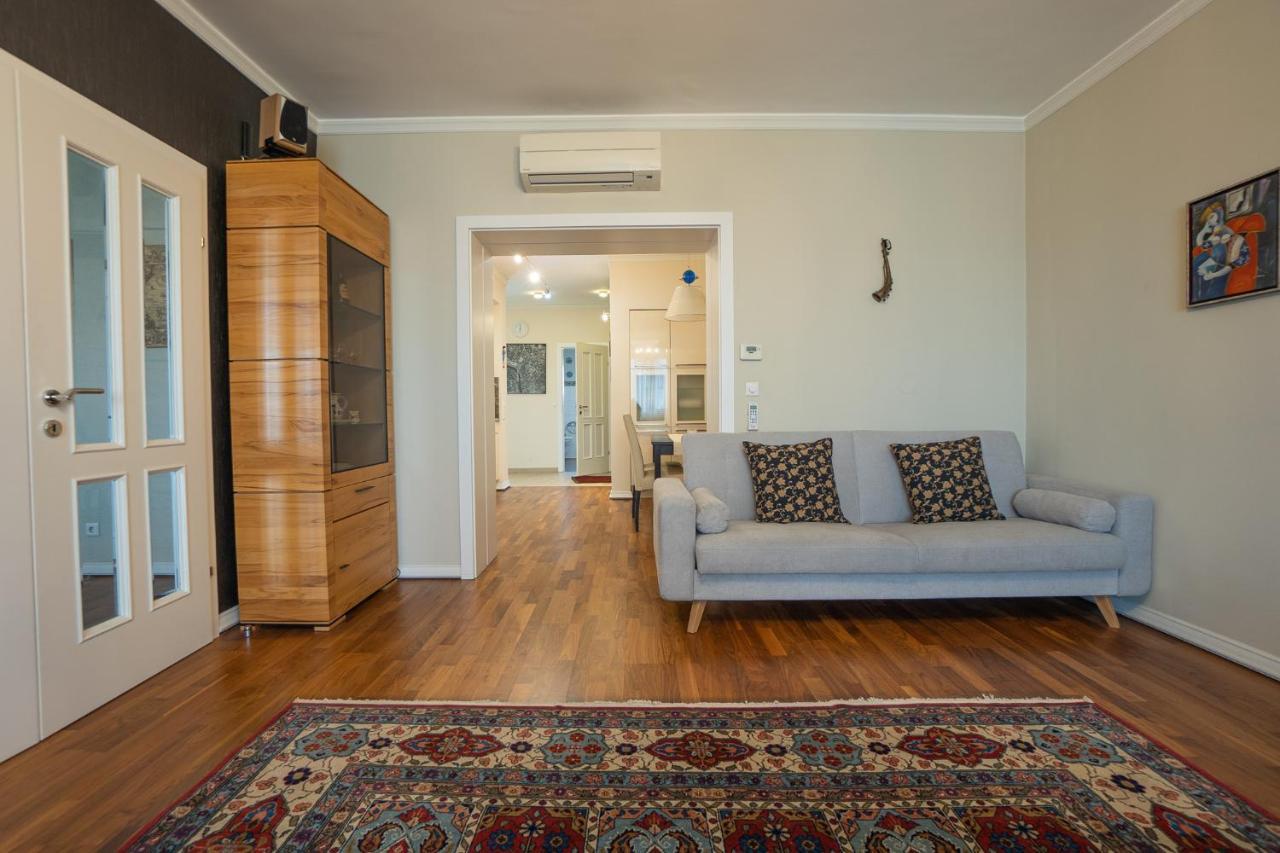 Apartment With A Balcony - 15 Min To City Center Wenen Buitenkant foto