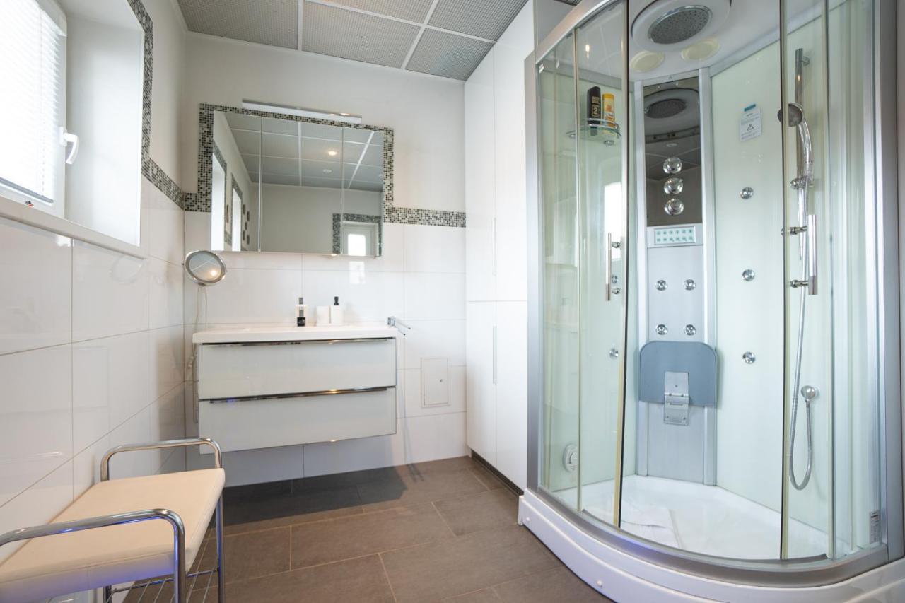 Apartment With A Balcony - 15 Min To City Center Wenen Buitenkant foto