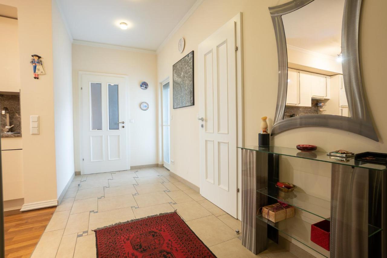 Apartment With A Balcony - 15 Min To City Center Wenen Buitenkant foto