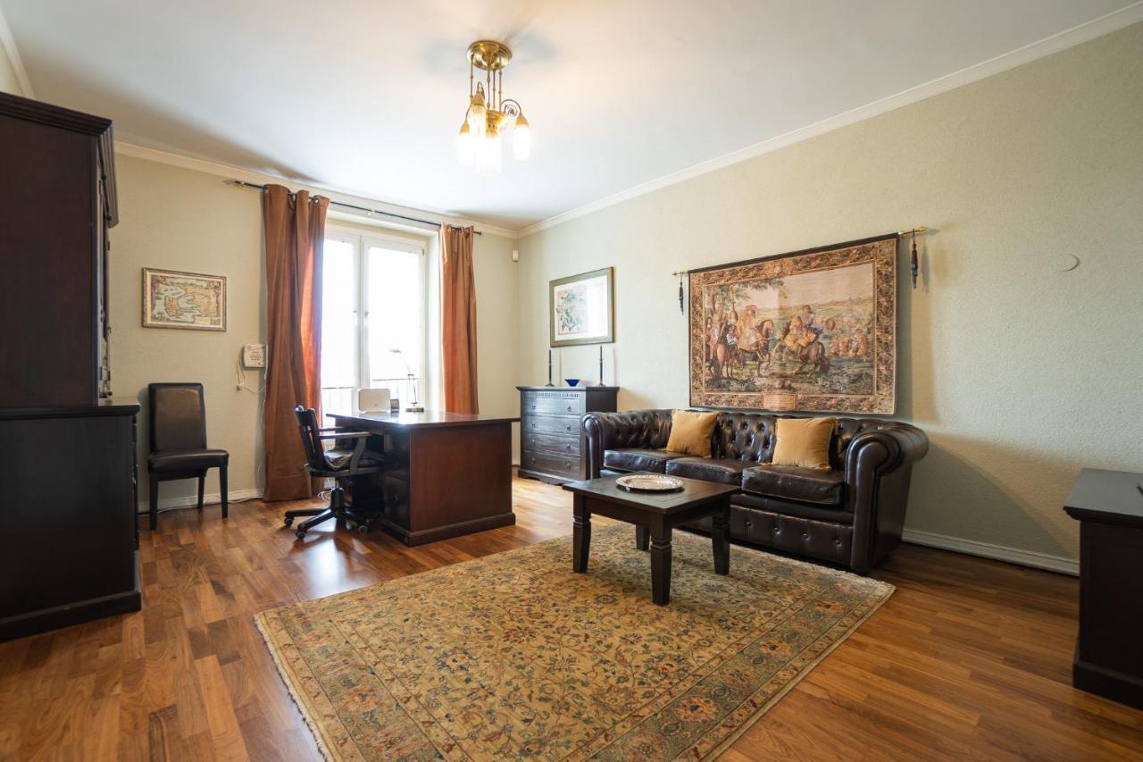 Apartment With A Balcony - 15 Min To City Center Wenen Buitenkant foto