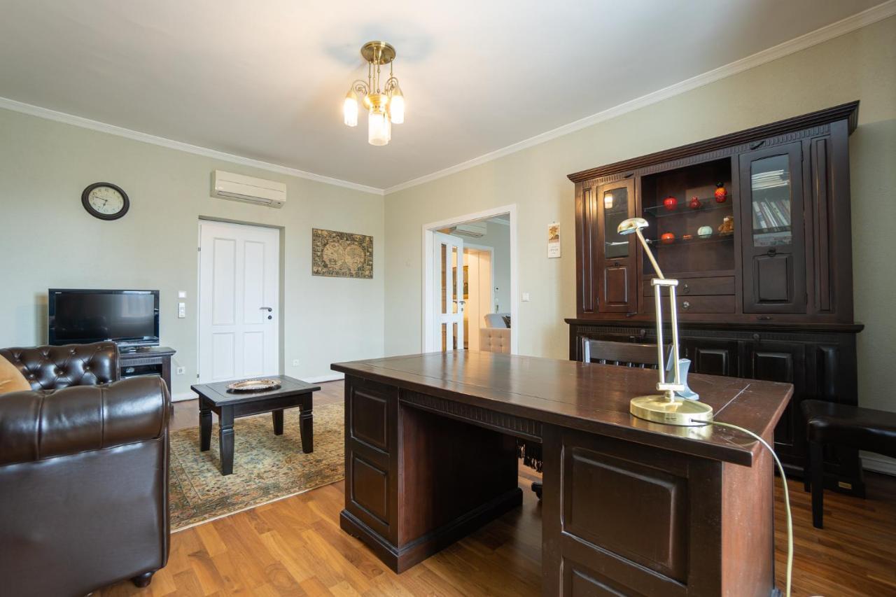 Apartment With A Balcony - 15 Min To City Center Wenen Buitenkant foto