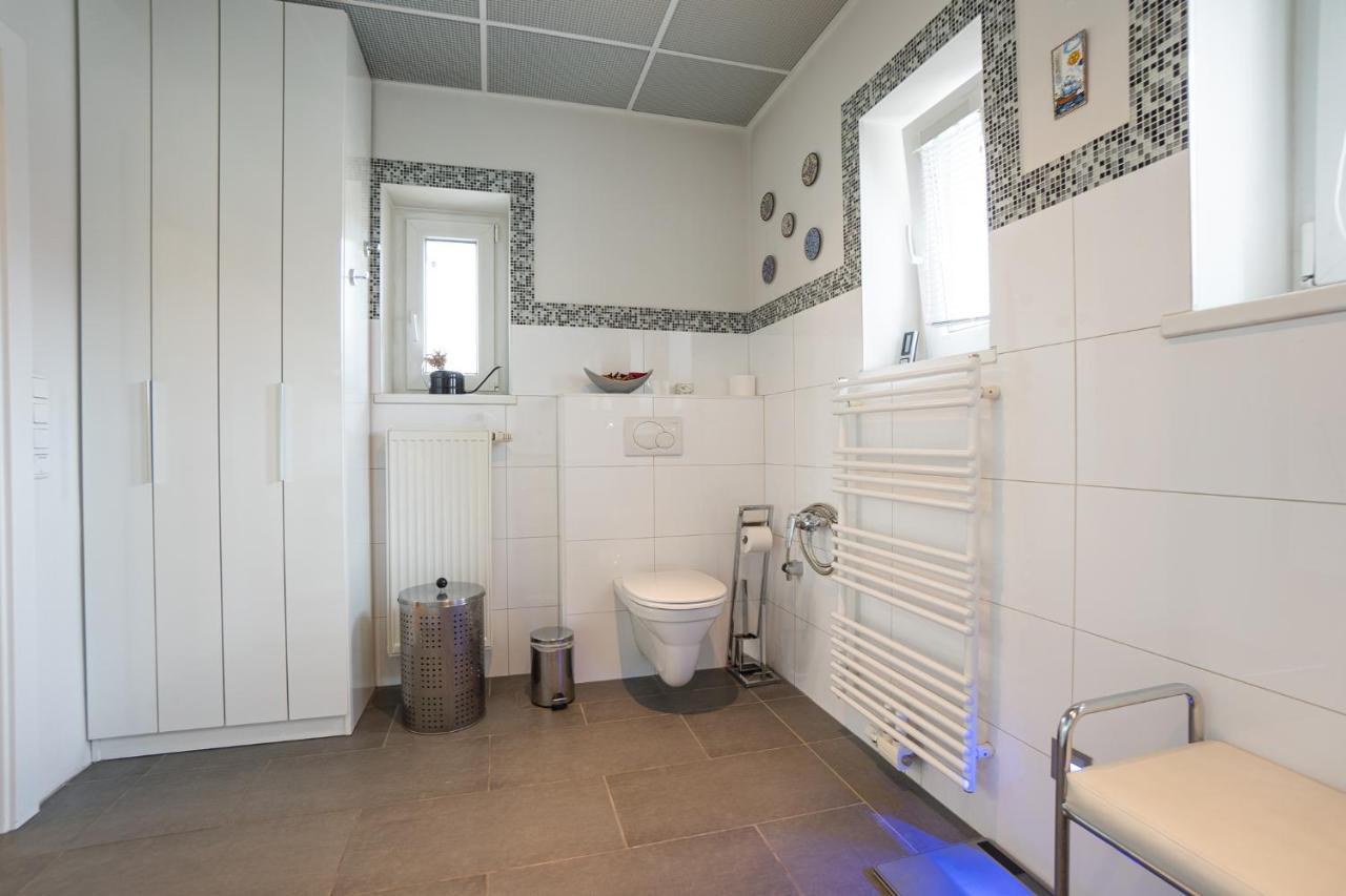 Apartment With A Balcony - 15 Min To City Center Wenen Buitenkant foto