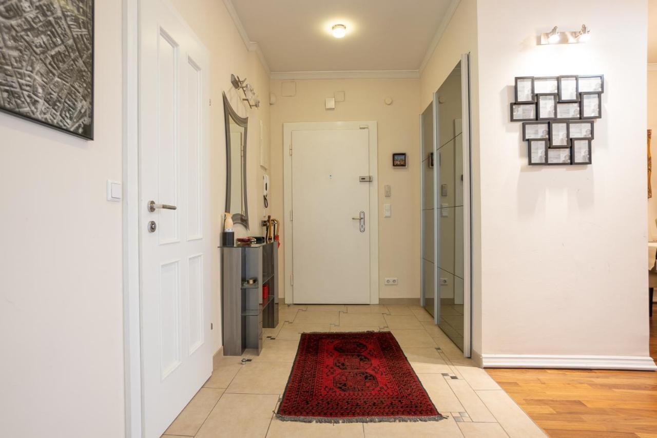 Apartment With A Balcony - 15 Min To City Center Wenen Buitenkant foto