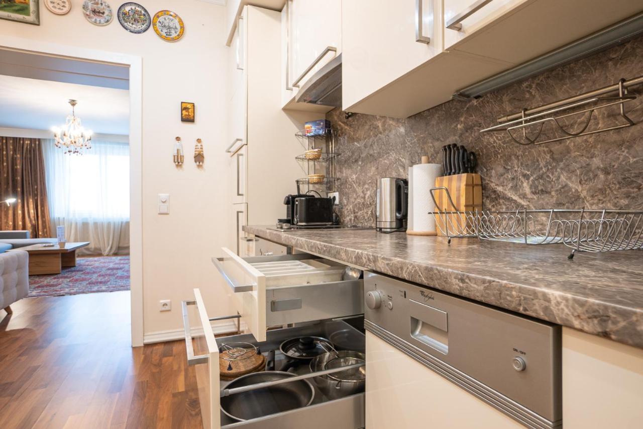 Apartment With A Balcony - 15 Min To City Center Wenen Buitenkant foto